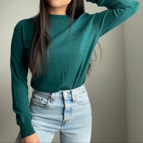 Vintage Green Mock-Neck Sweater - Picture 2 of 11